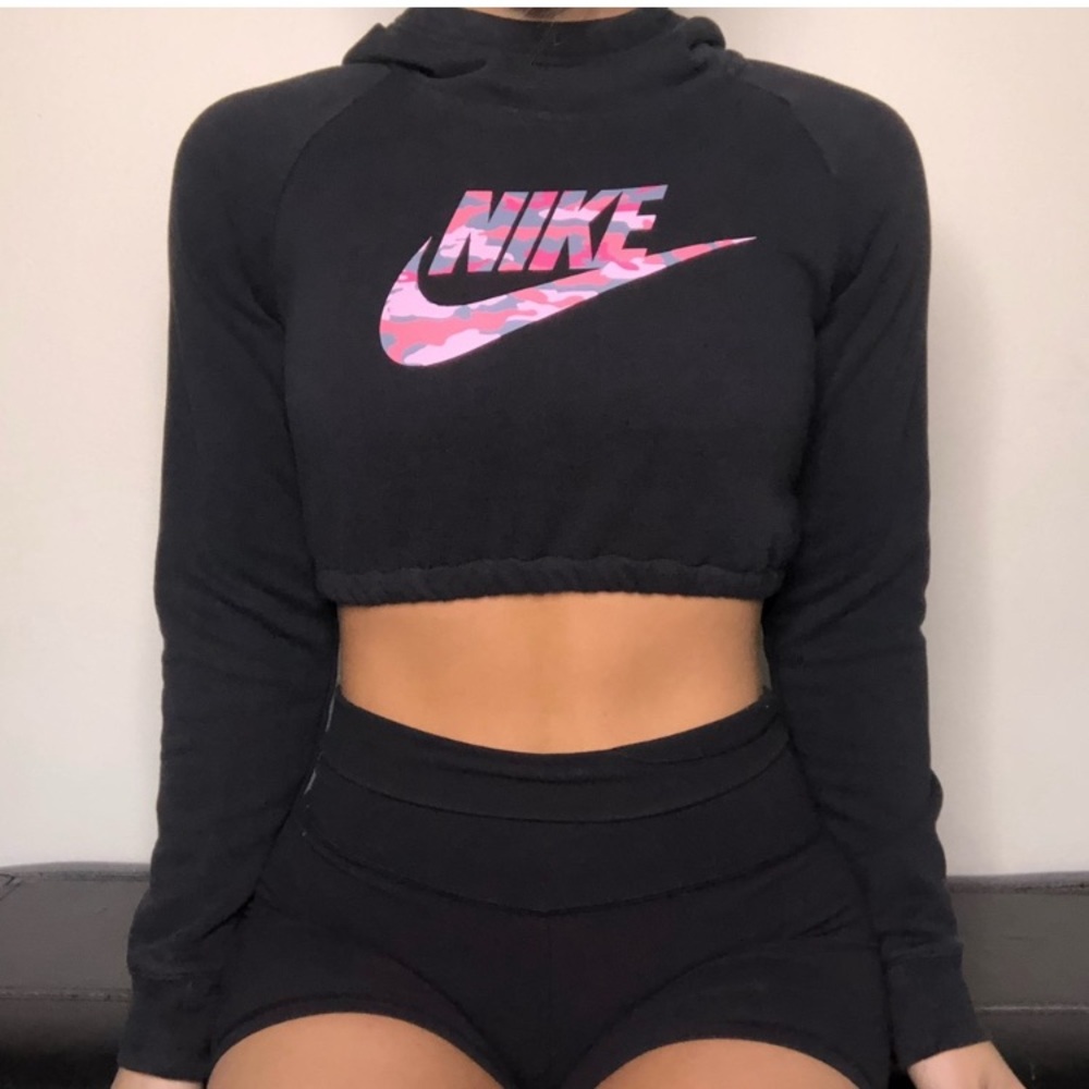 nike crop top